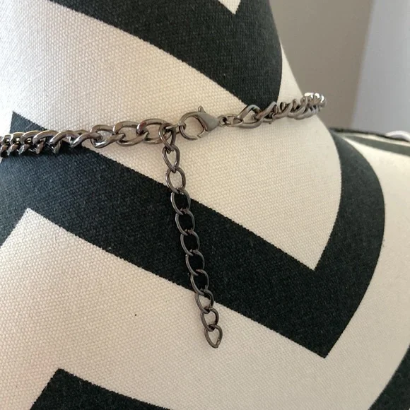 Purple Beaded Statement Necklace - Picture 3 of 10